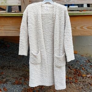 Selling this coat because to small.